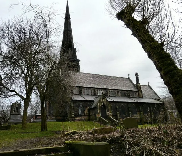 Brookfield Unitarian Church, the local landmark of M18