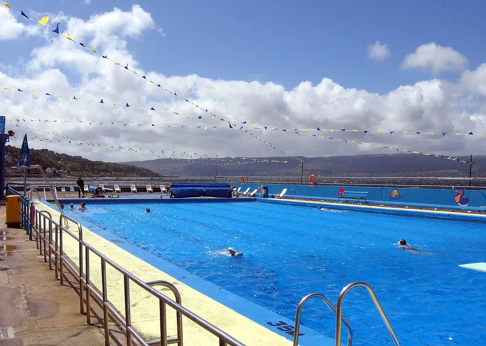 Gourock Outdoor Pool, the local landmark of PA19