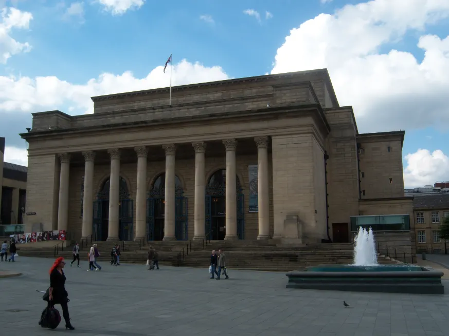 Sheffield City Hall, the local landmark of S1