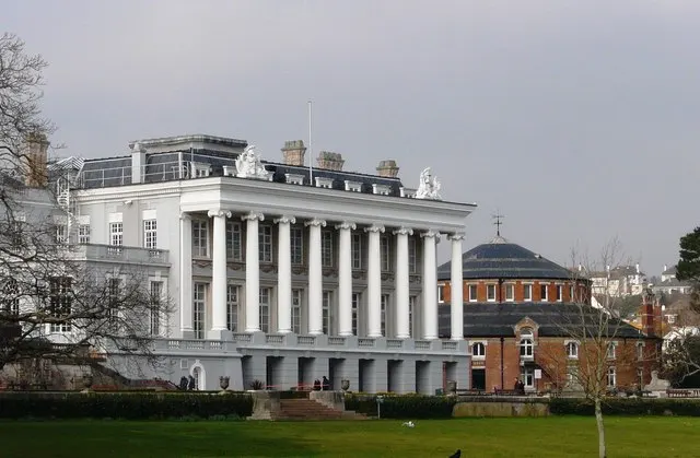 Oldway Mansion, the local landmark of TQ3